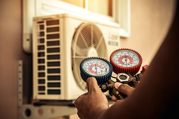 Professional Hvac technician working in Burton, MI
